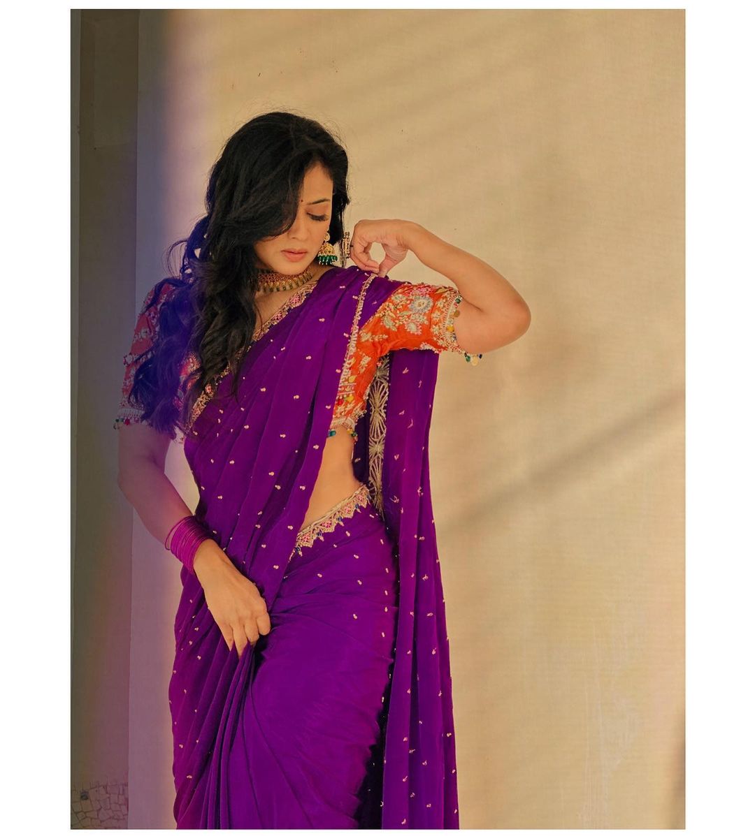 Bollywood Actress Shweta Tiwari Stills in Violet Saree